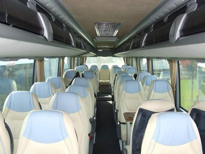 Location de mini-bus Lens